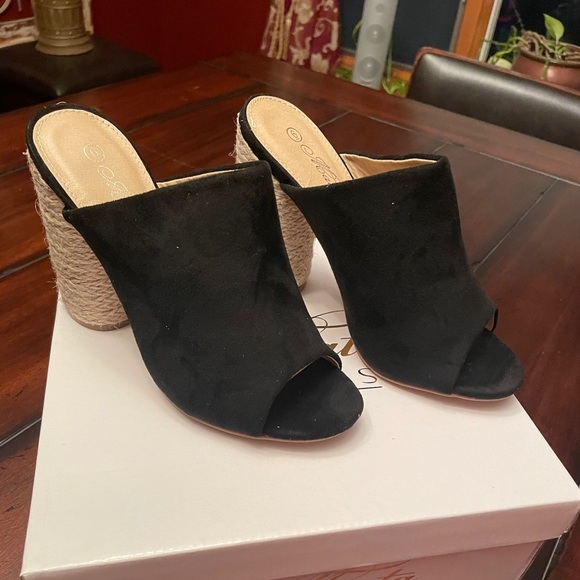 Shoes - Black Slip-On High Heels